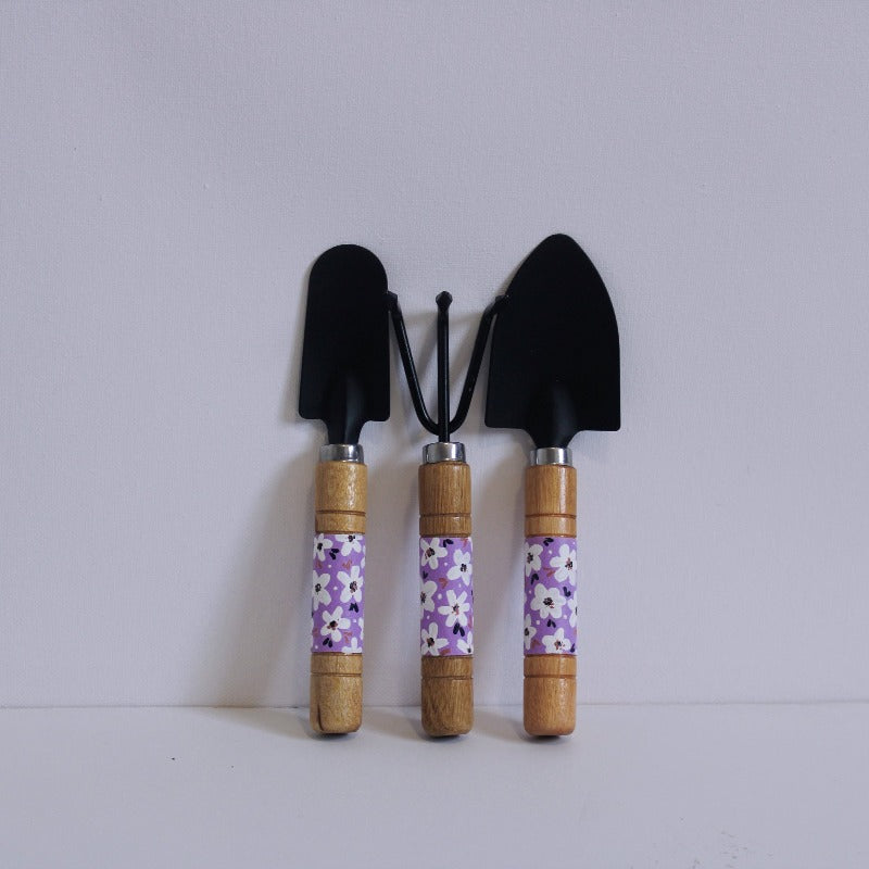 Handsvilla Canada | Hand-Painted Planter Pots & Decor Items by Deepca